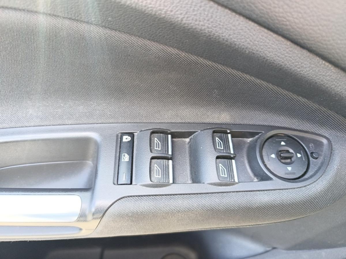 
								Ford C MAX 1.0 EcoBoost 125 S&S Titanium complet									