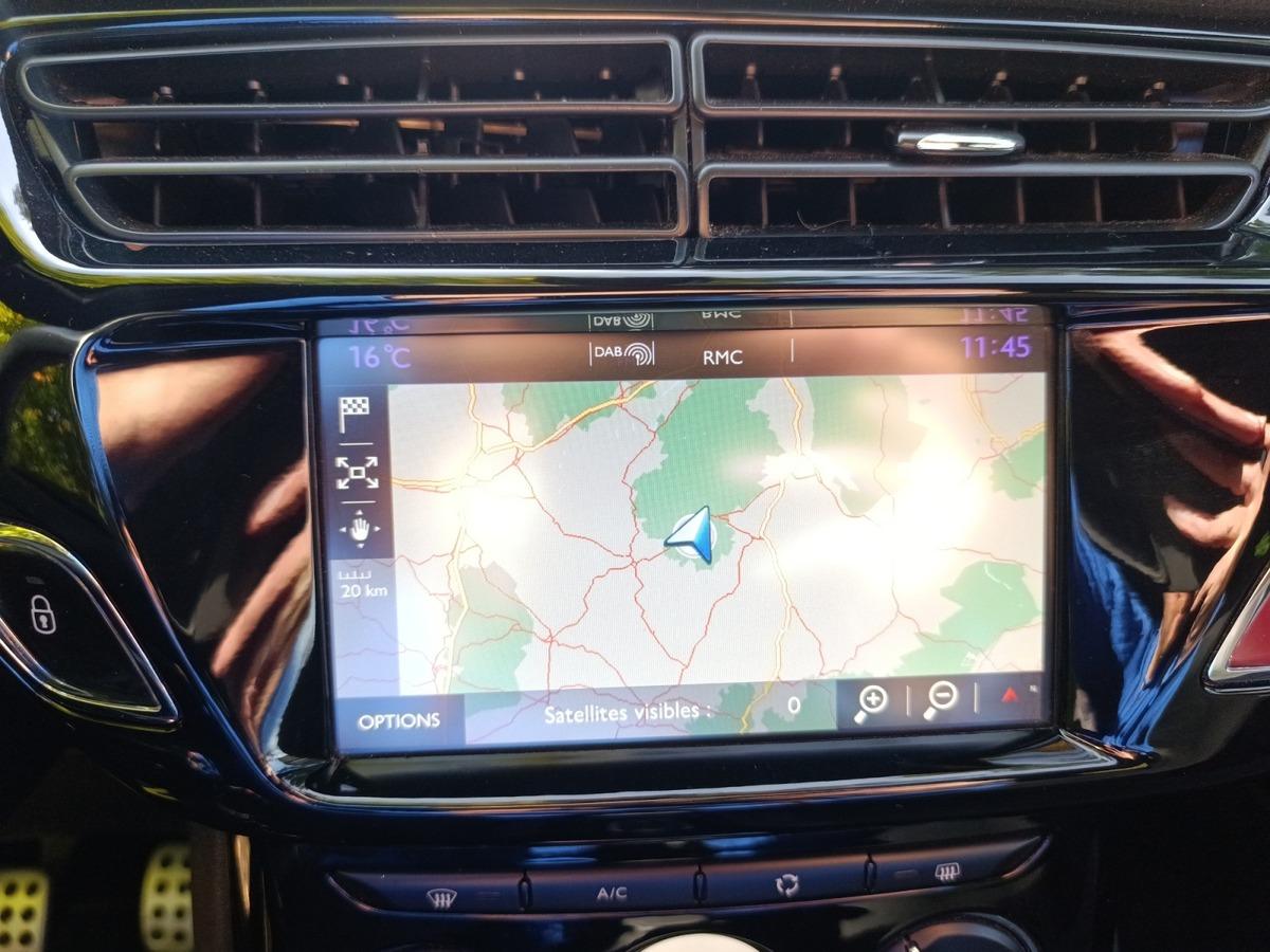 
								DS DS 3 THP 208 CV BVM6 PERFORMANCE complet									