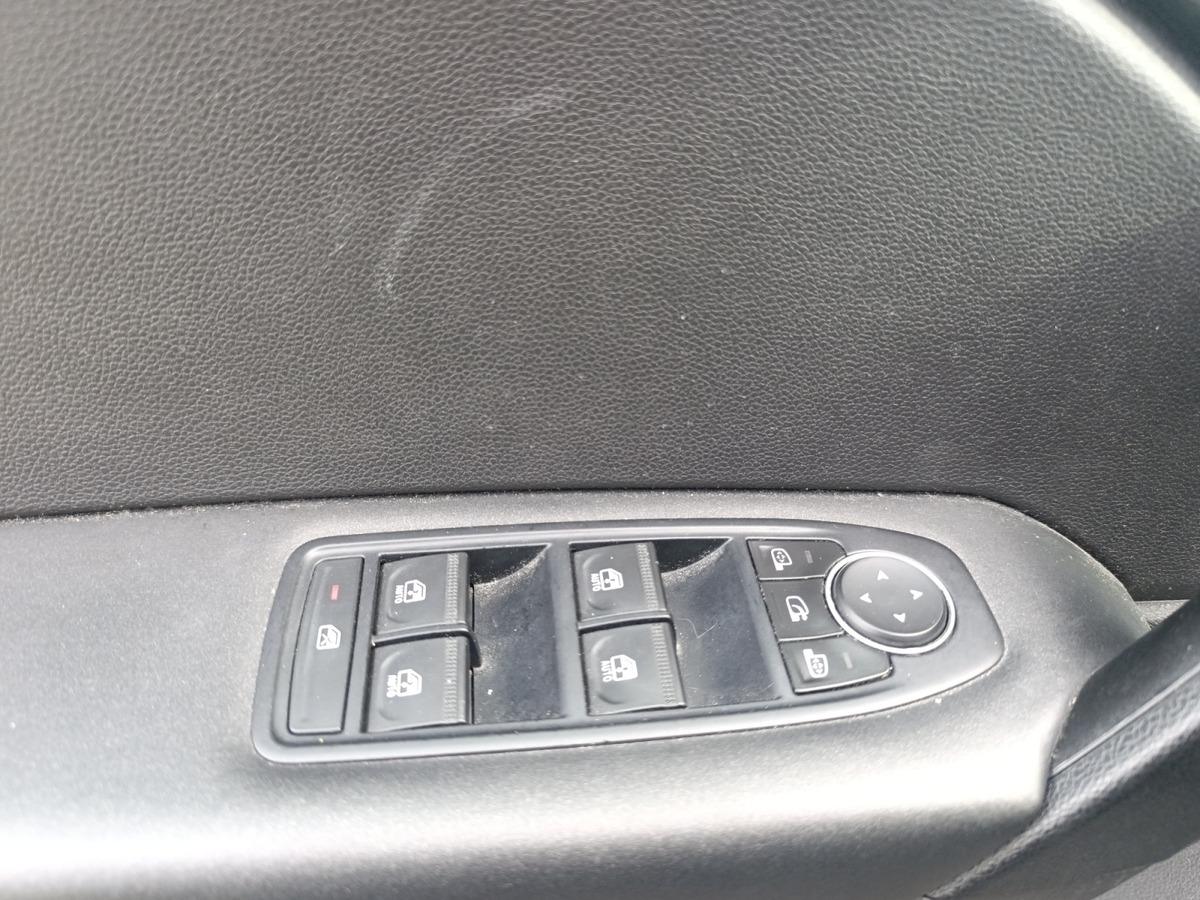 
								RENAULT Captur 1.0 TCE 100 CV GPL BUSINESS complet									