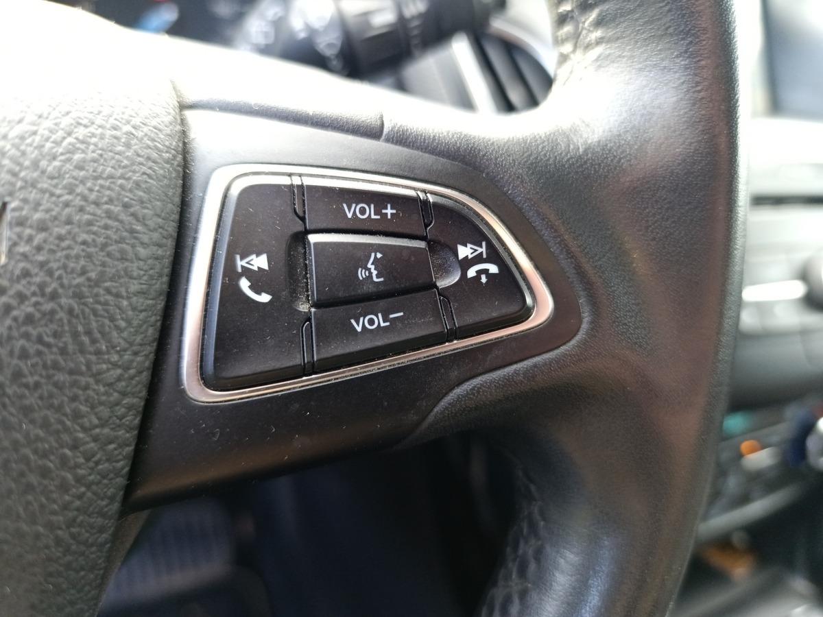 
								Ford Focus 1.0 EcoBoost 125 S&S Titanium complet									