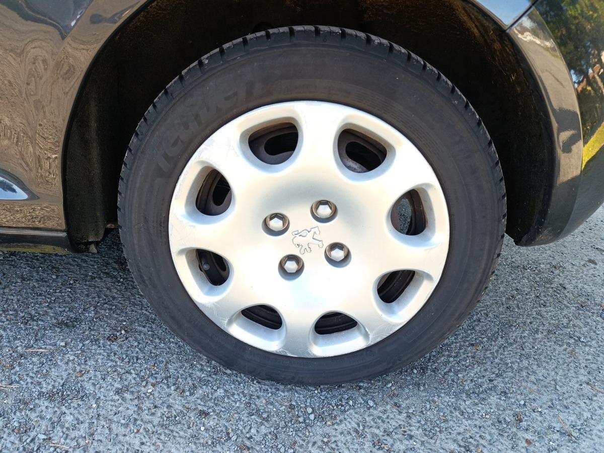 
								Peugeot 1007 1.4 90 CV DOLCE BVM5 ESSENCE complet									