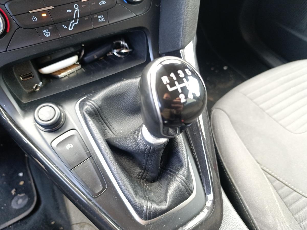 
								Ford Focus 1.0 EcoBoost 125 S&S Titanium complet									