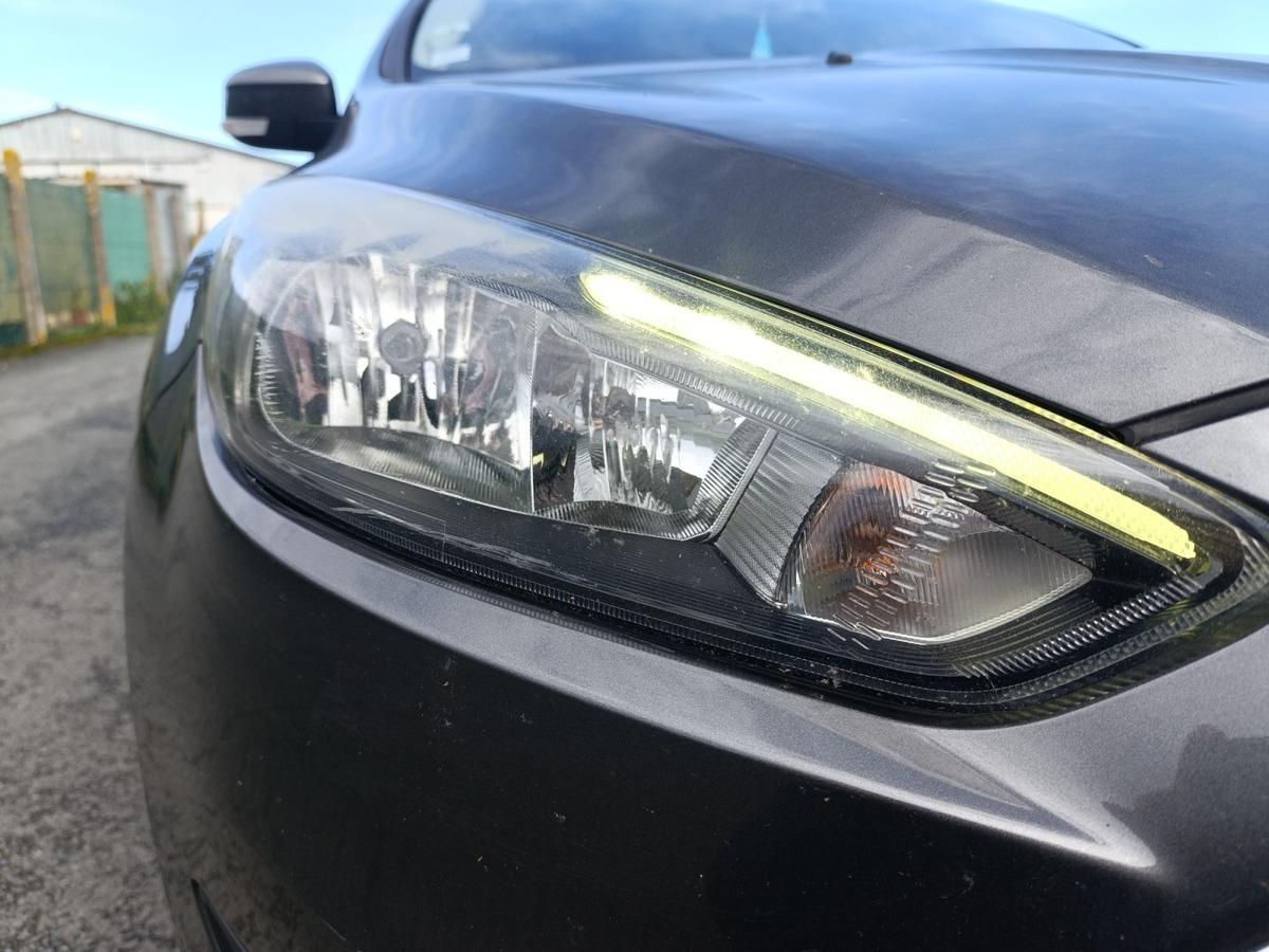 
								Ford Focus 1.0 EcoBoost 125 S&S Titanium complet									