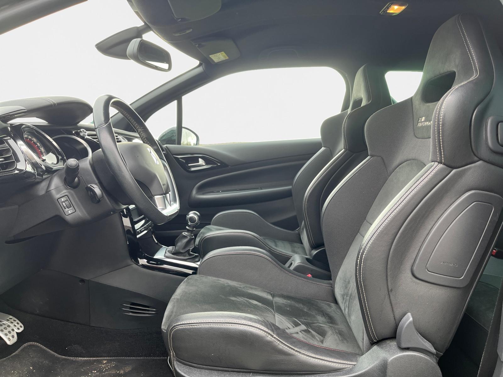 
								CITROEN DS3 1.6 THP 208 CV BVM6 PERFORMANCE complet									