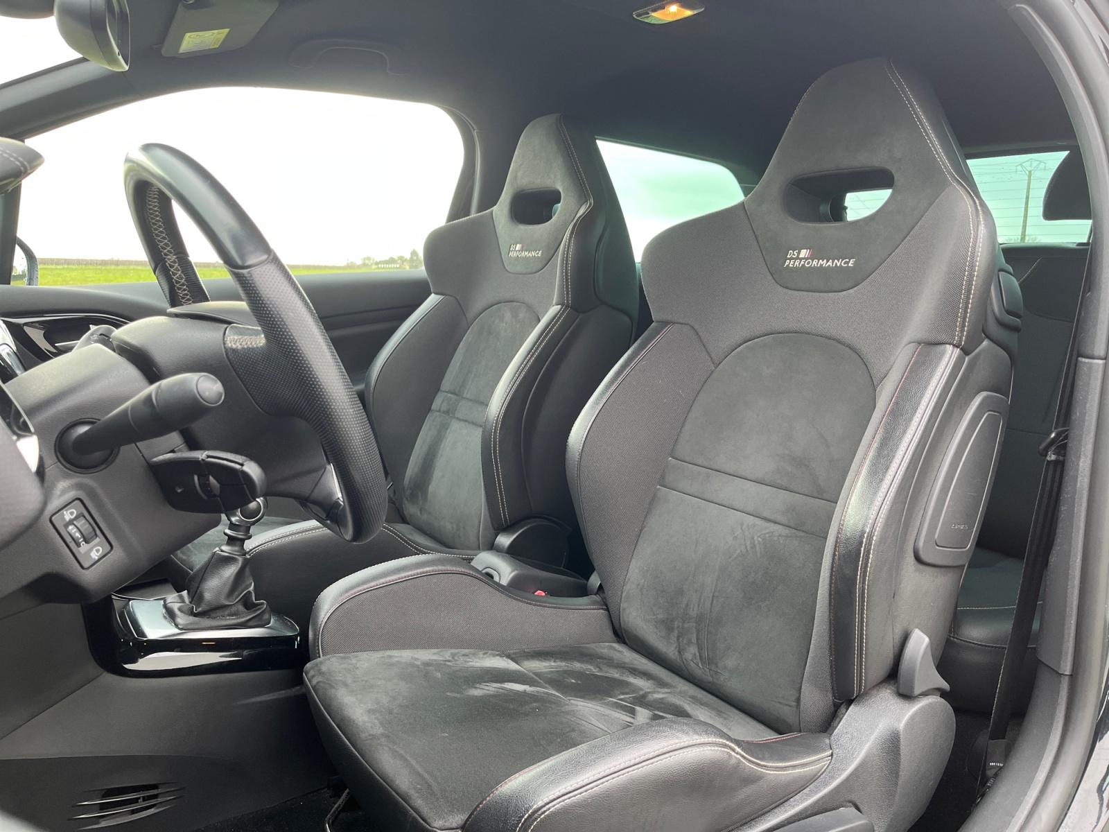 
								CITROEN DS3 1.6 THP 208 CV BVM6 PERFORMANCE complet									