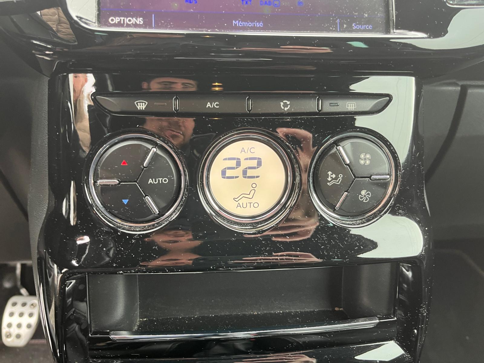 
								CITROEN DS3 1.6 THP 208 CV BVM6 PERFORMANCE complet									