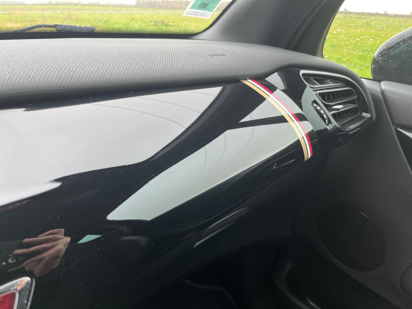 
								CITROEN DS3 1.6 THP 208 CV BVM6 PERFORMANCE complet									