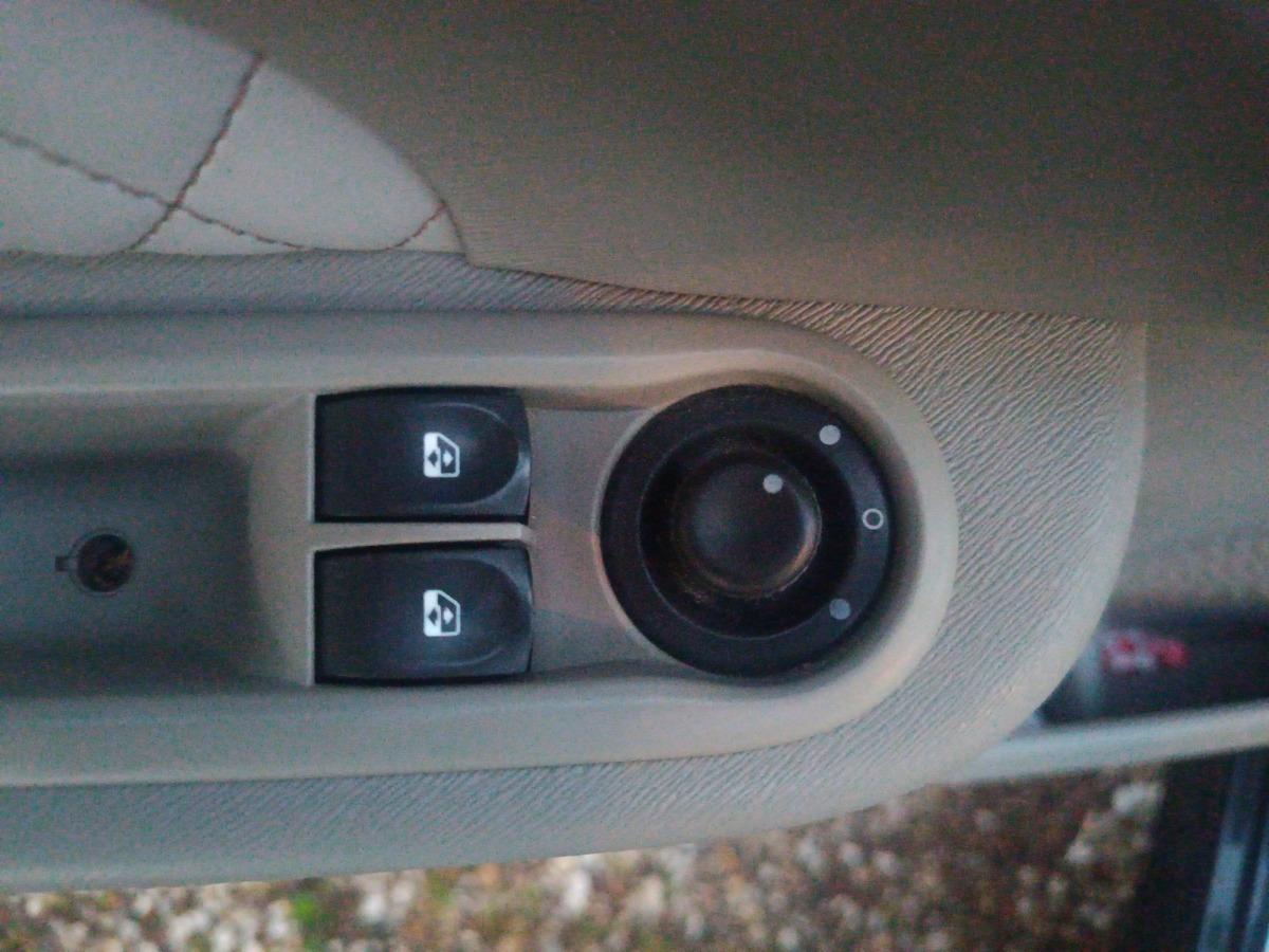 
								RENAULT Twingo 2 1.2 TCE 102 CV 16V INITIALE complet									