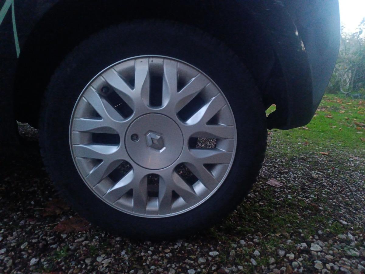 
								RENAULT Twingo 2 1.2 TCE 102 CV 16V INITIALE complet									