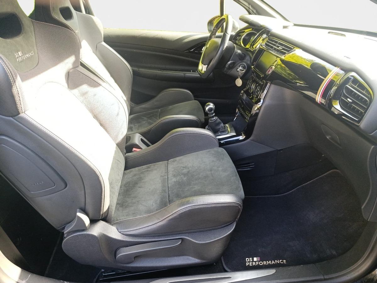 
								DS DS 3 THP 208 CV BVM6 PERFORMANCE complet									