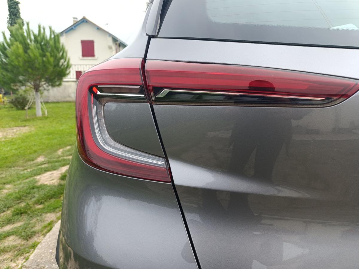 
								RENAULT Captur 1.0 TCE 100 CV GPL BUSINESS complet									