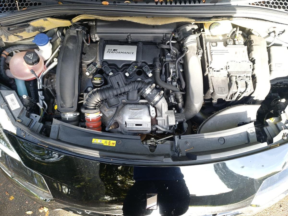 
								DS DS 3 THP 208 CV BVM6 PERFORMANCE complet									