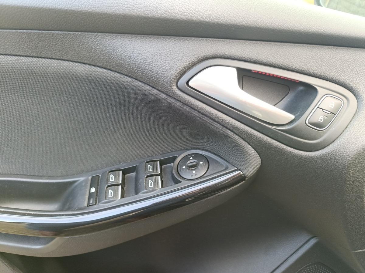 
								Ford Focus 1.0 EcoBoost 125 S&S Titanium complet									