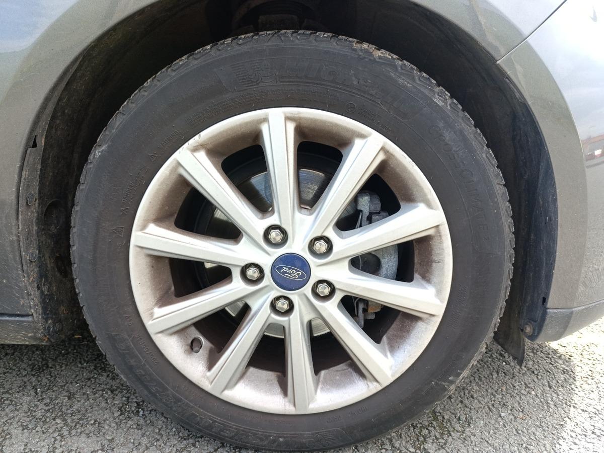 
								Ford Focus 1.0 EcoBoost 125 S&S Titanium complet									