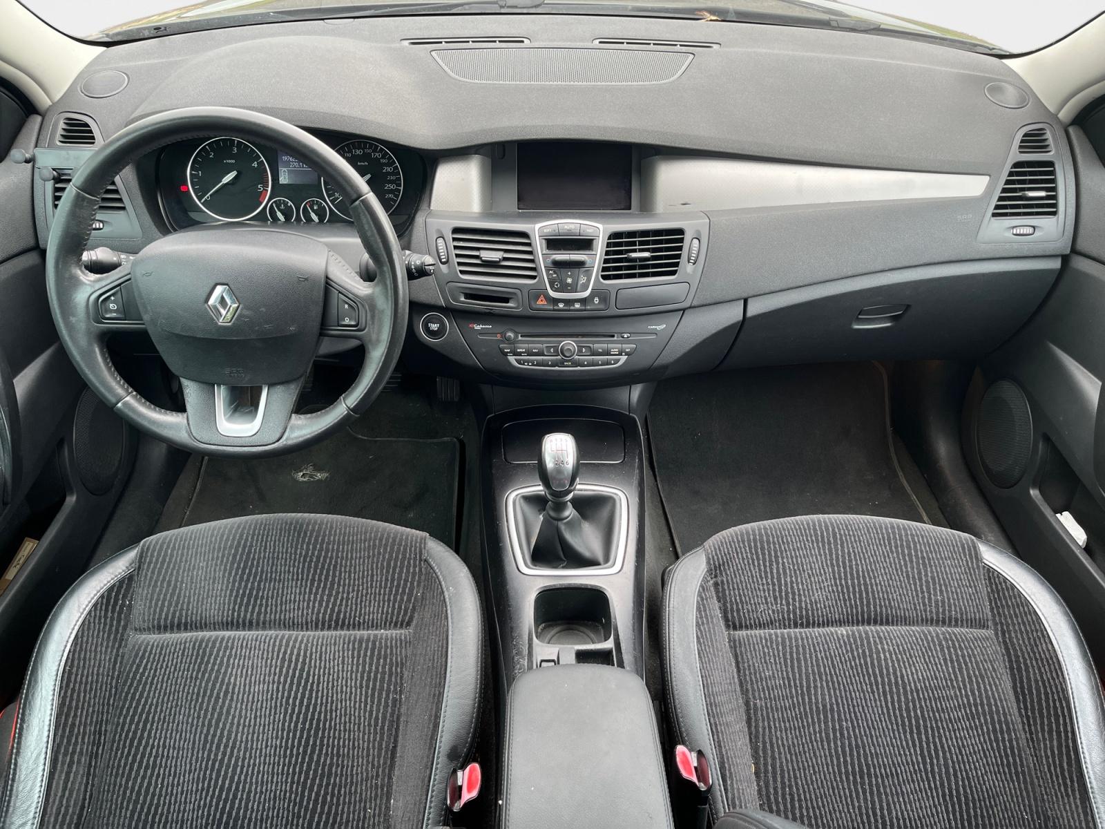 
								RENAULT LAGUNA III 2.0 dCi 130 Privilège complet									