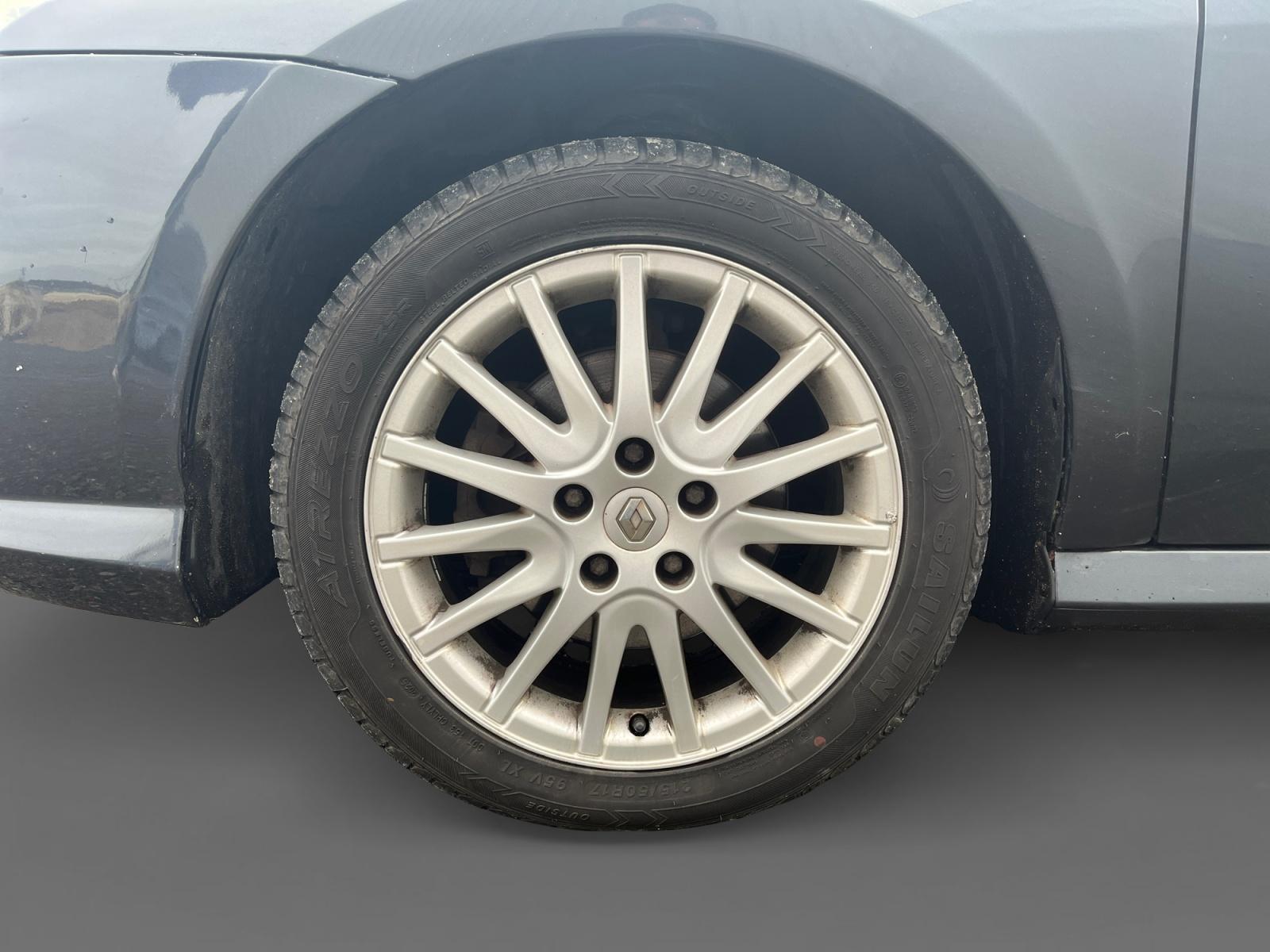 
								RENAULT LAGUNA III 2.0 dCi 130 Privilège complet									