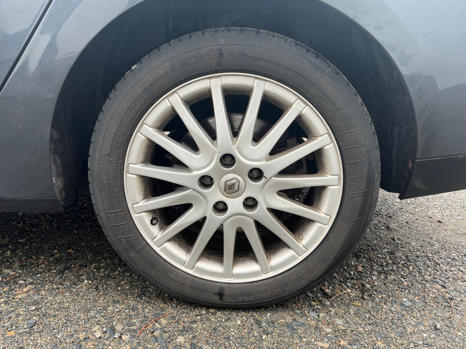 
								RENAULT LAGUNA III 2.0 dCi 130 Privilège complet									