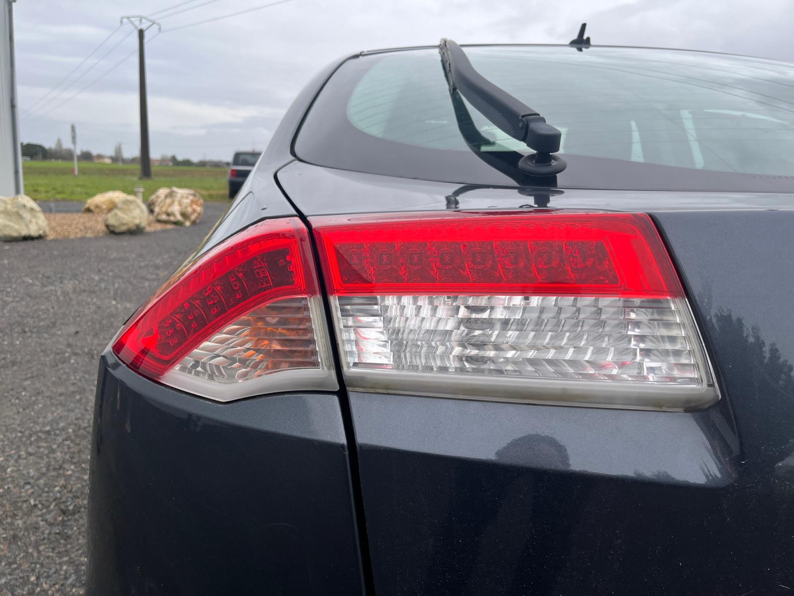 
								RENAULT LAGUNA III 2.0 dCi 130 Privilège complet									