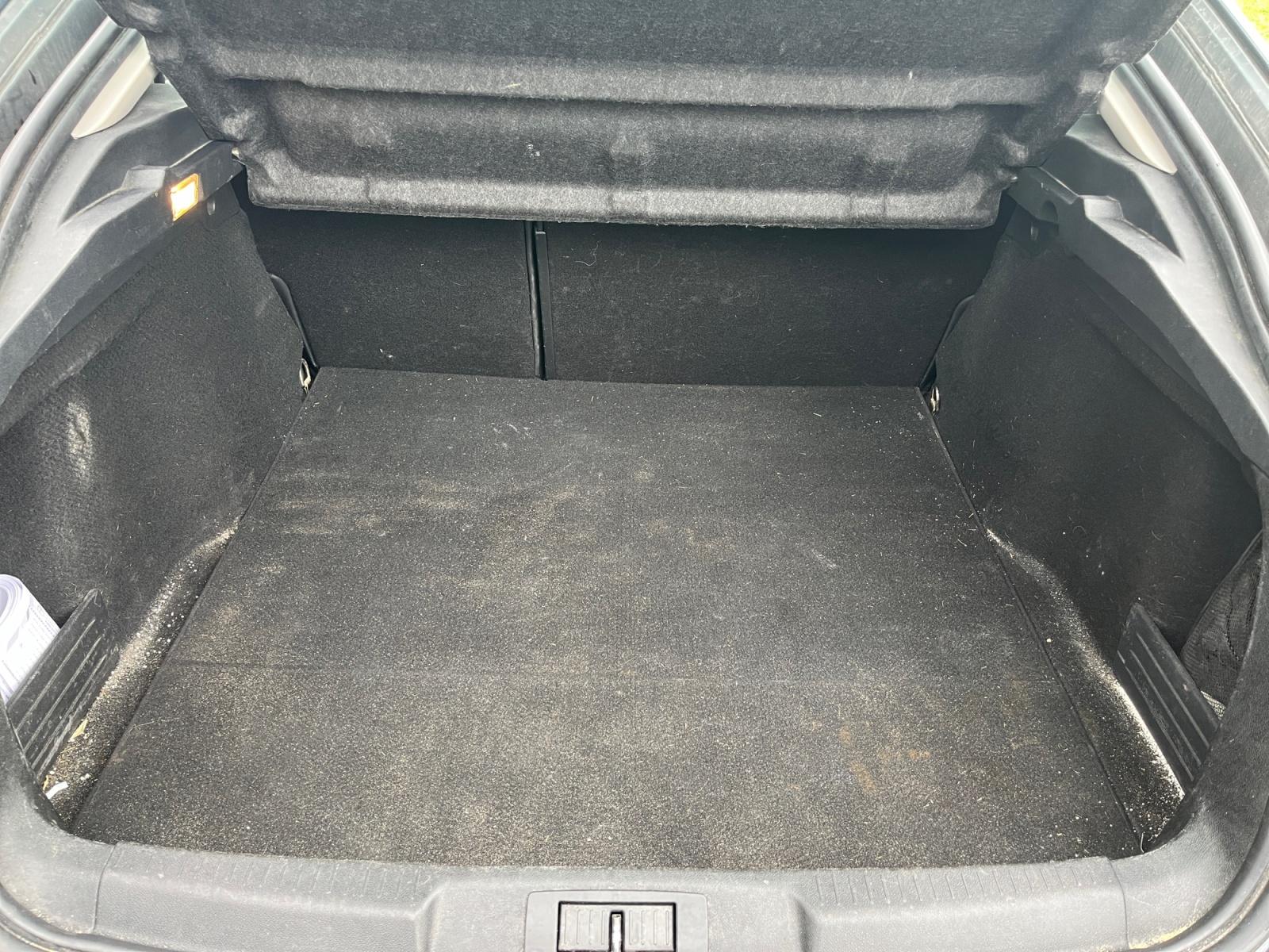 
								RENAULT LAGUNA III 2.0 dCi 130 Privilège complet									