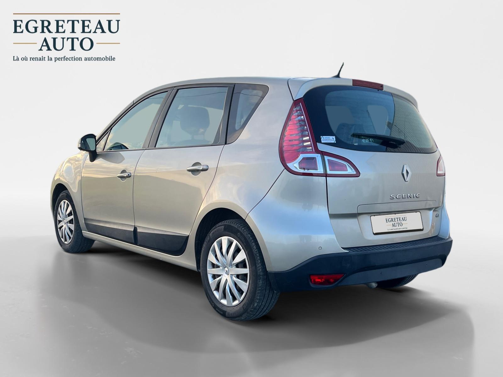 
								Renault Scénic III dCi 130 Expression 5 pl complet									