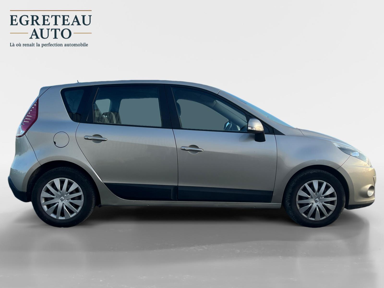 
								Renault Scénic III dCi 130 Expression 5 pl complet									