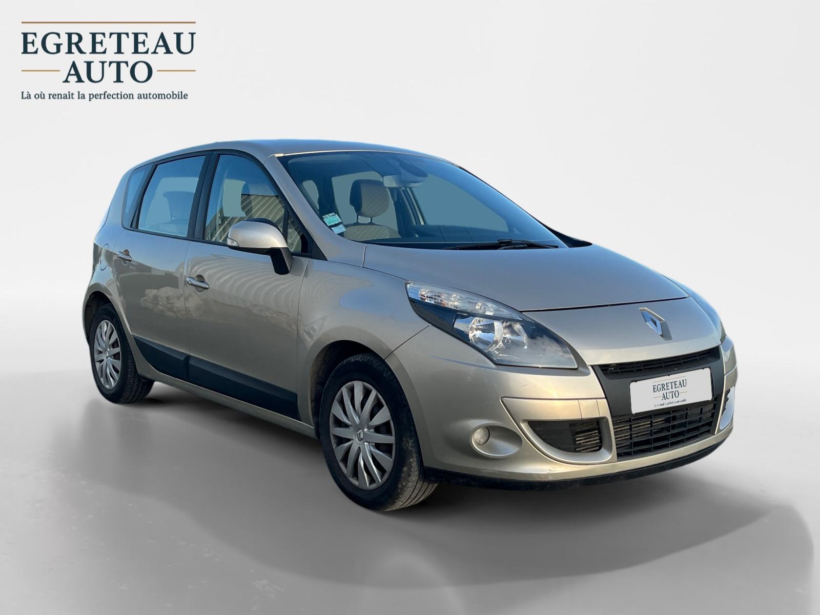 
								Renault Scénic III dCi 130 Expression 5 pl complet									