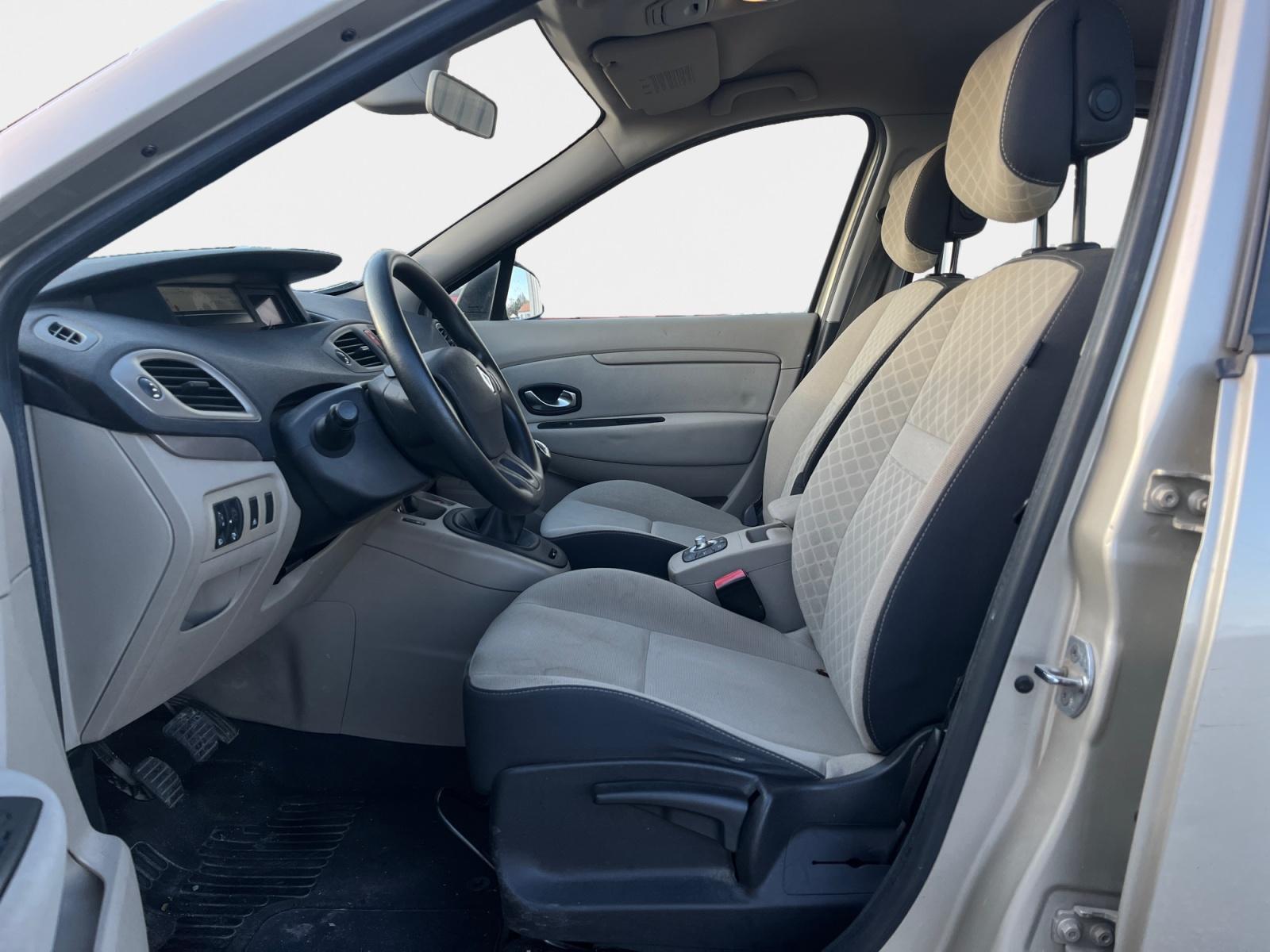 
								Renault Scénic III dCi 130 Expression 5 pl complet									