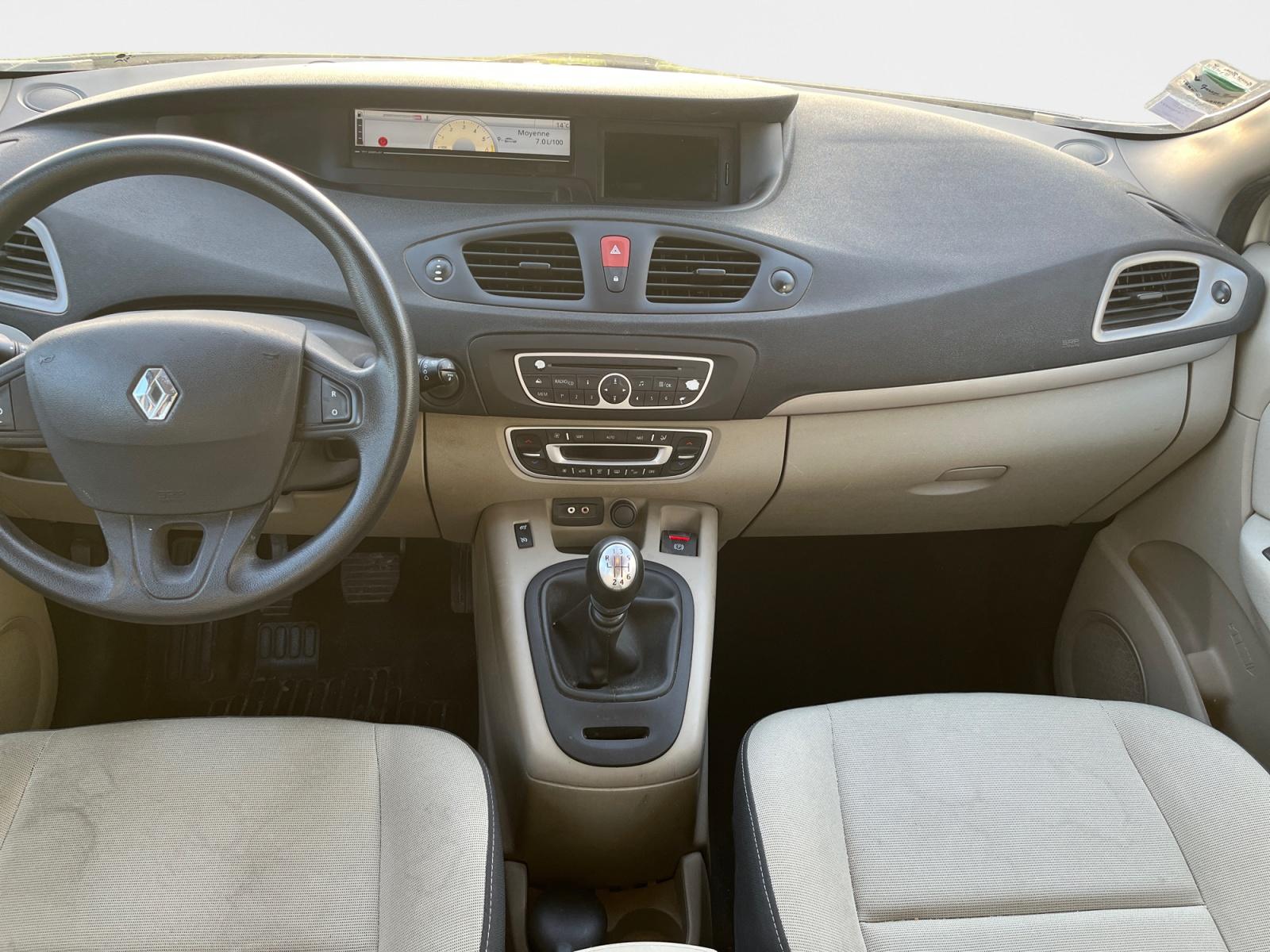 
								Renault Scénic III dCi 130 Expression 5 pl complet									