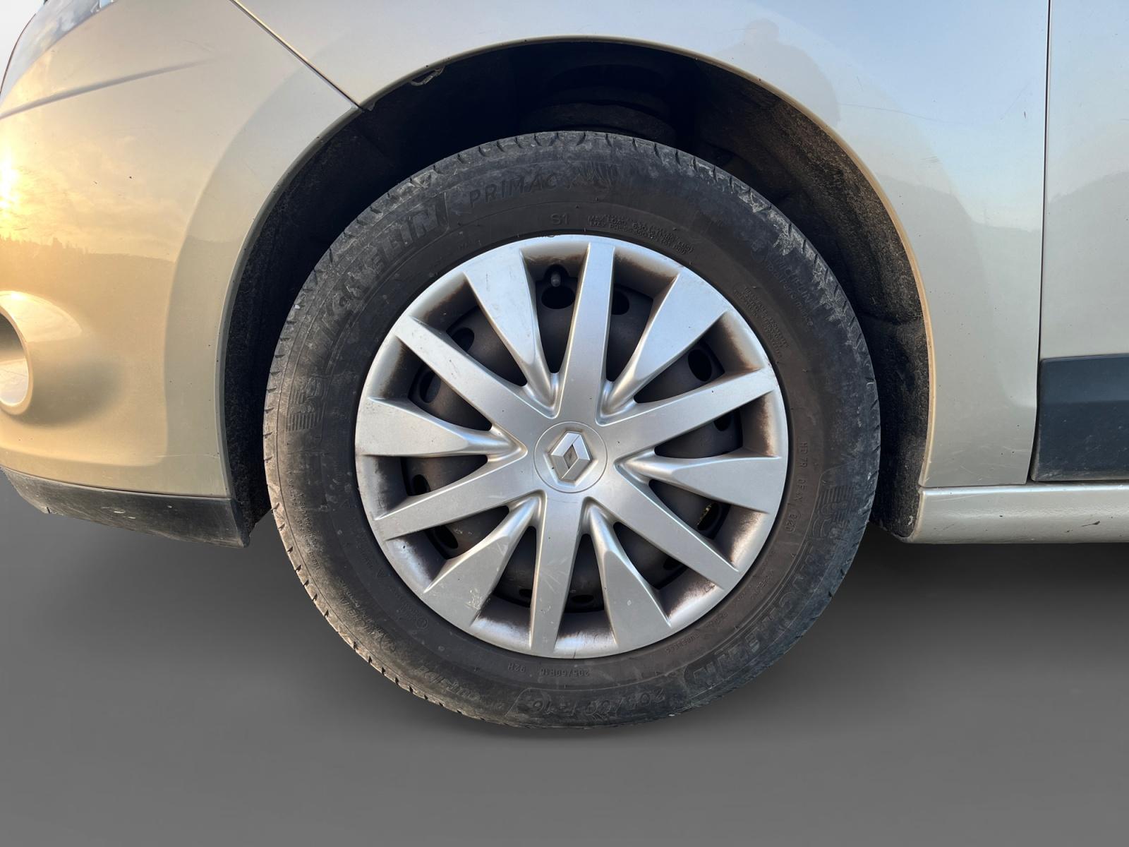 
								Renault Scénic III dCi 130 Expression 5 pl complet									