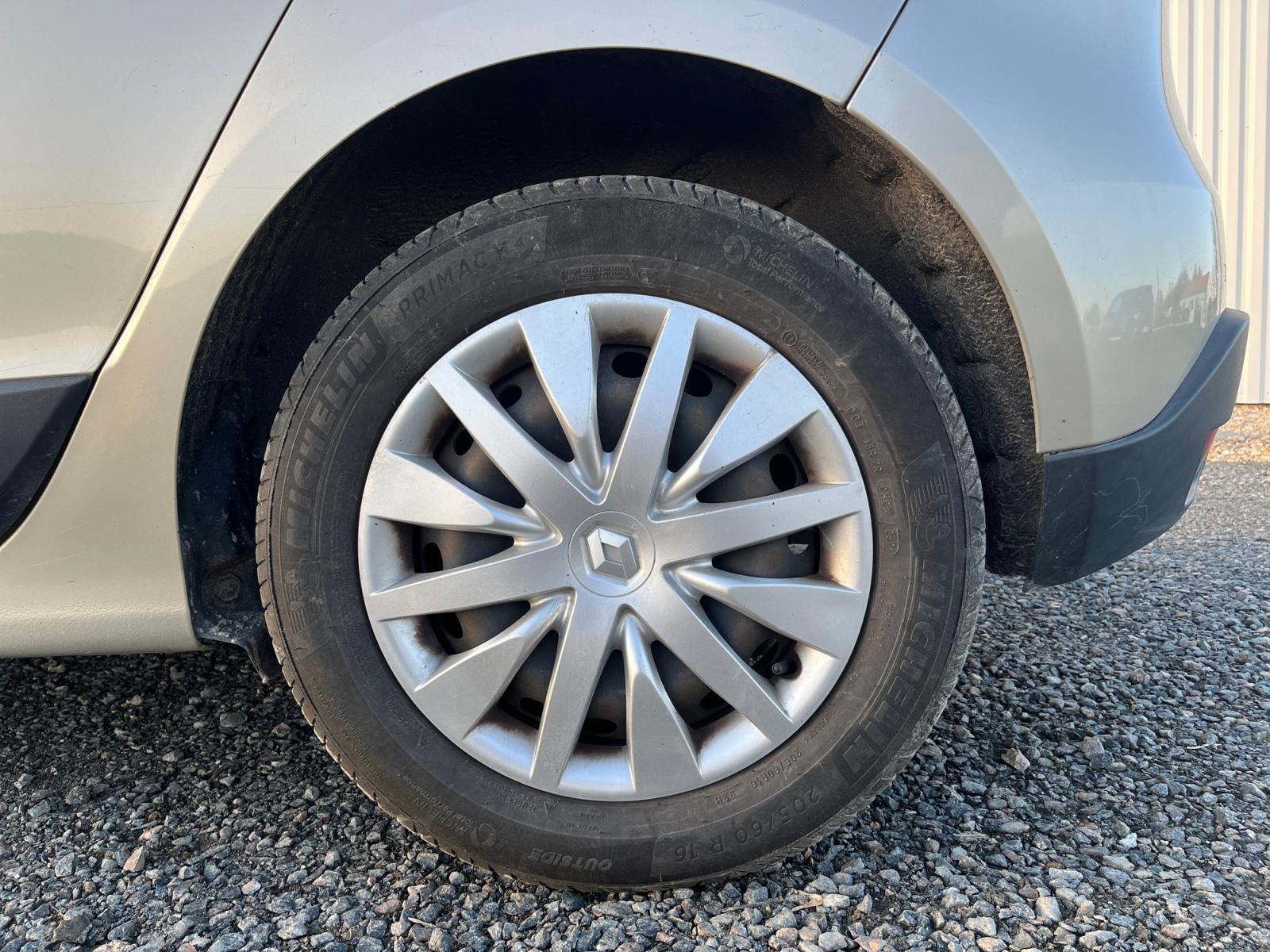 
								Renault Scénic III dCi 130 Expression 5 pl complet									