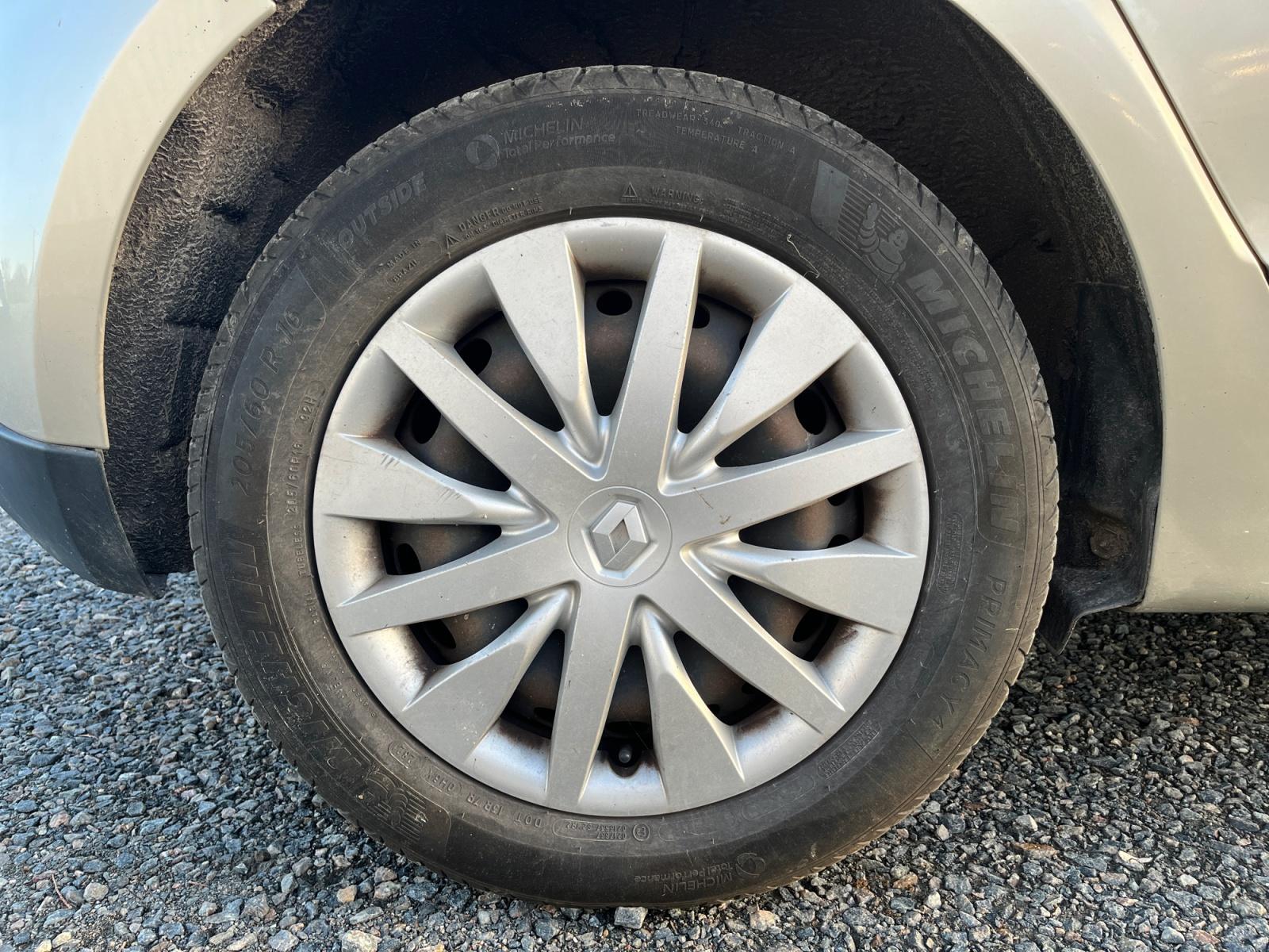 
								Renault Scénic III dCi 130 Expression 5 pl complet									