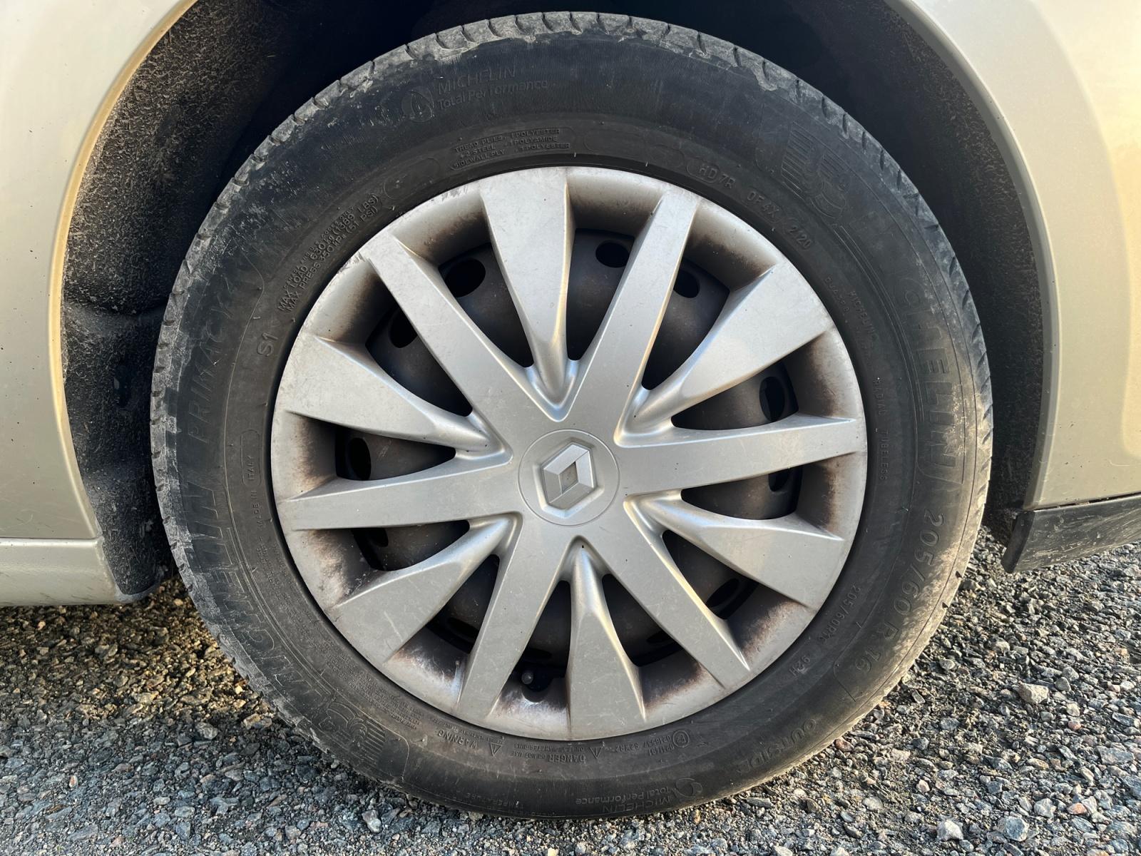 
								Renault Scénic III dCi 130 Expression 5 pl complet									