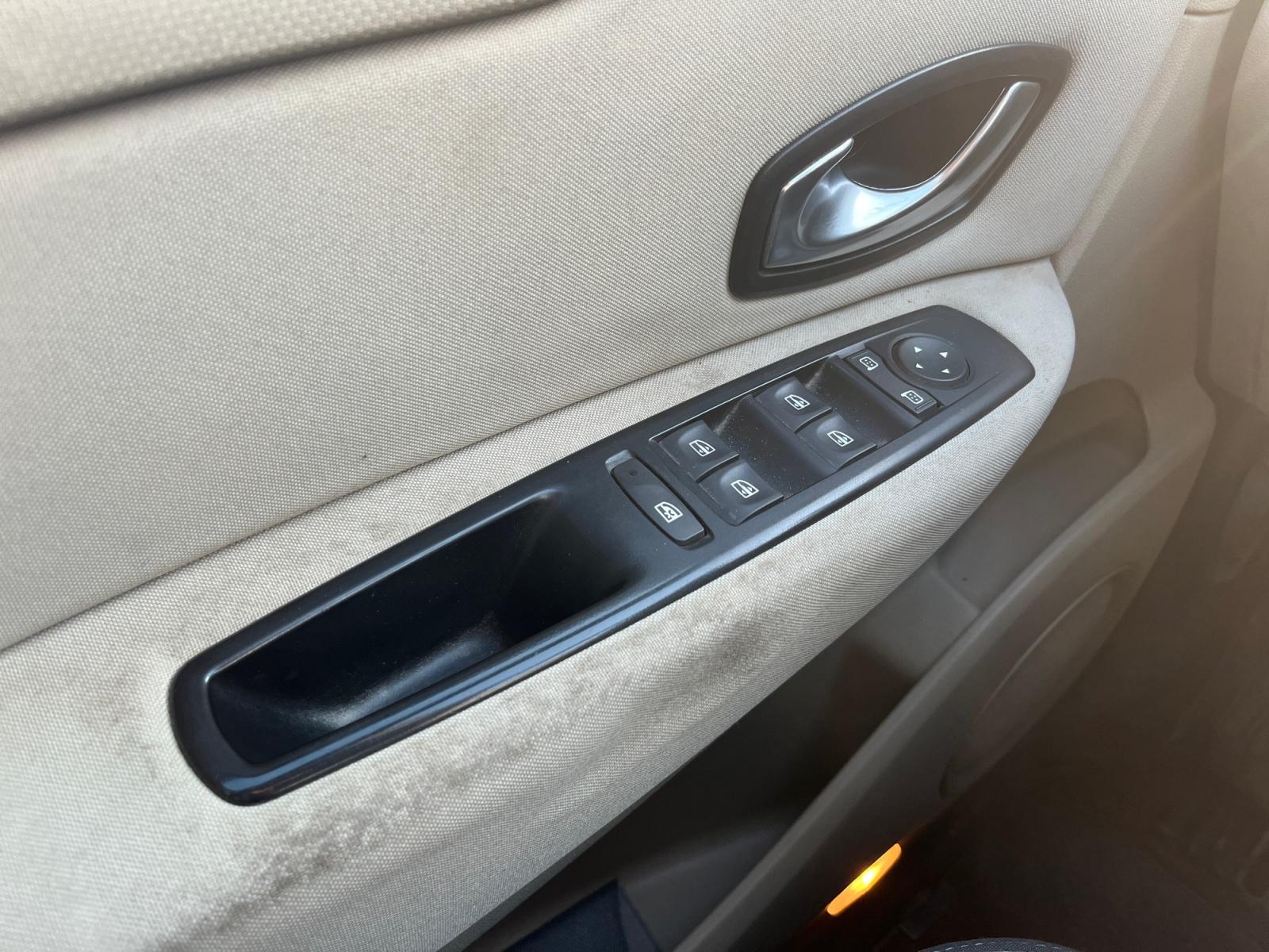 
								Renault Scénic III dCi 130 Expression 5 pl complet									