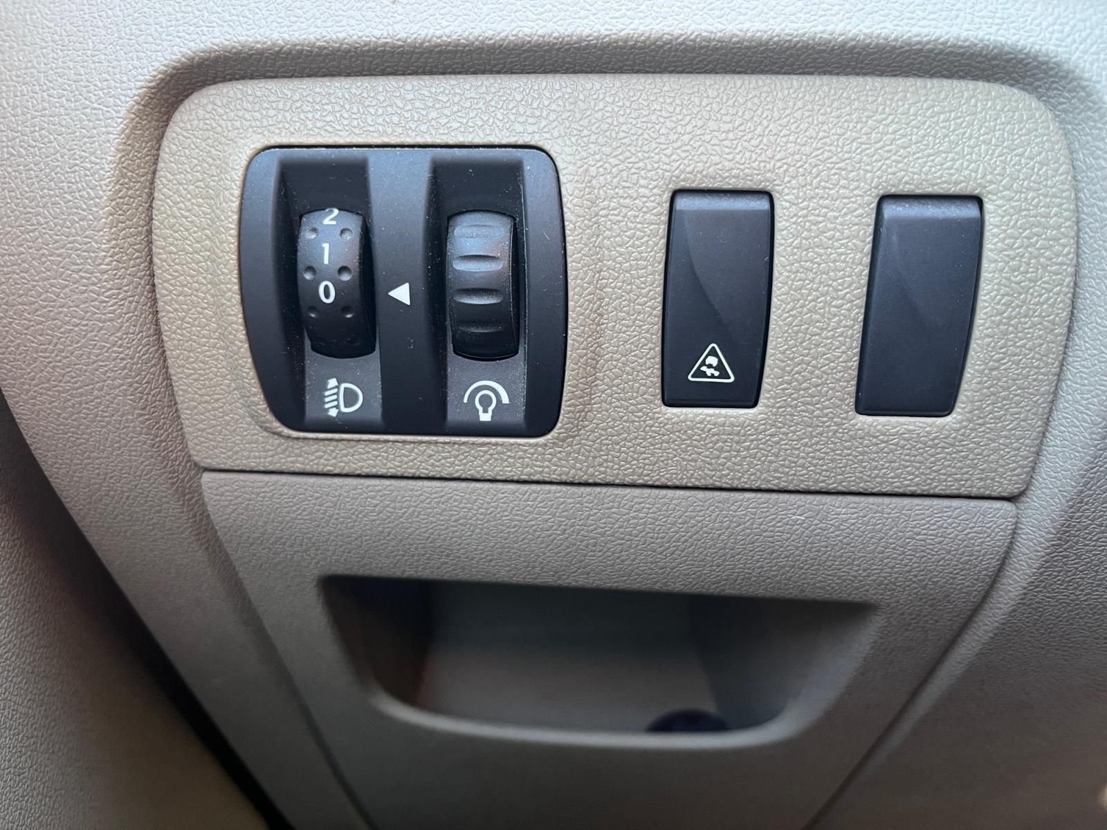 
								Renault Scénic III dCi 130 Expression 5 pl complet									