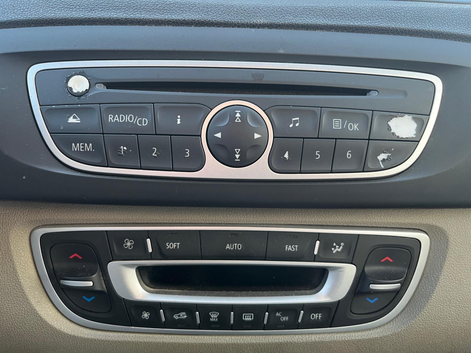 
								Renault Scénic III dCi 130 Expression 5 pl complet									