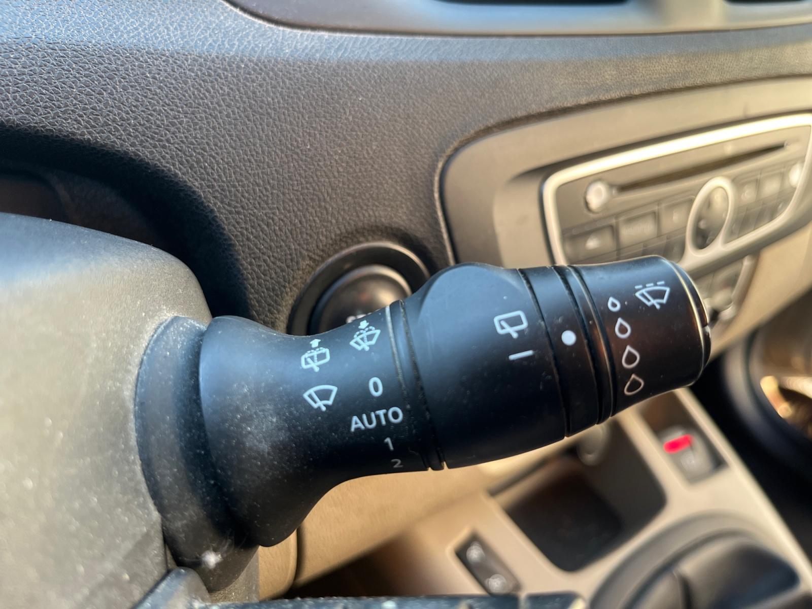 
								Renault Scénic III dCi 130 Expression 5 pl complet									