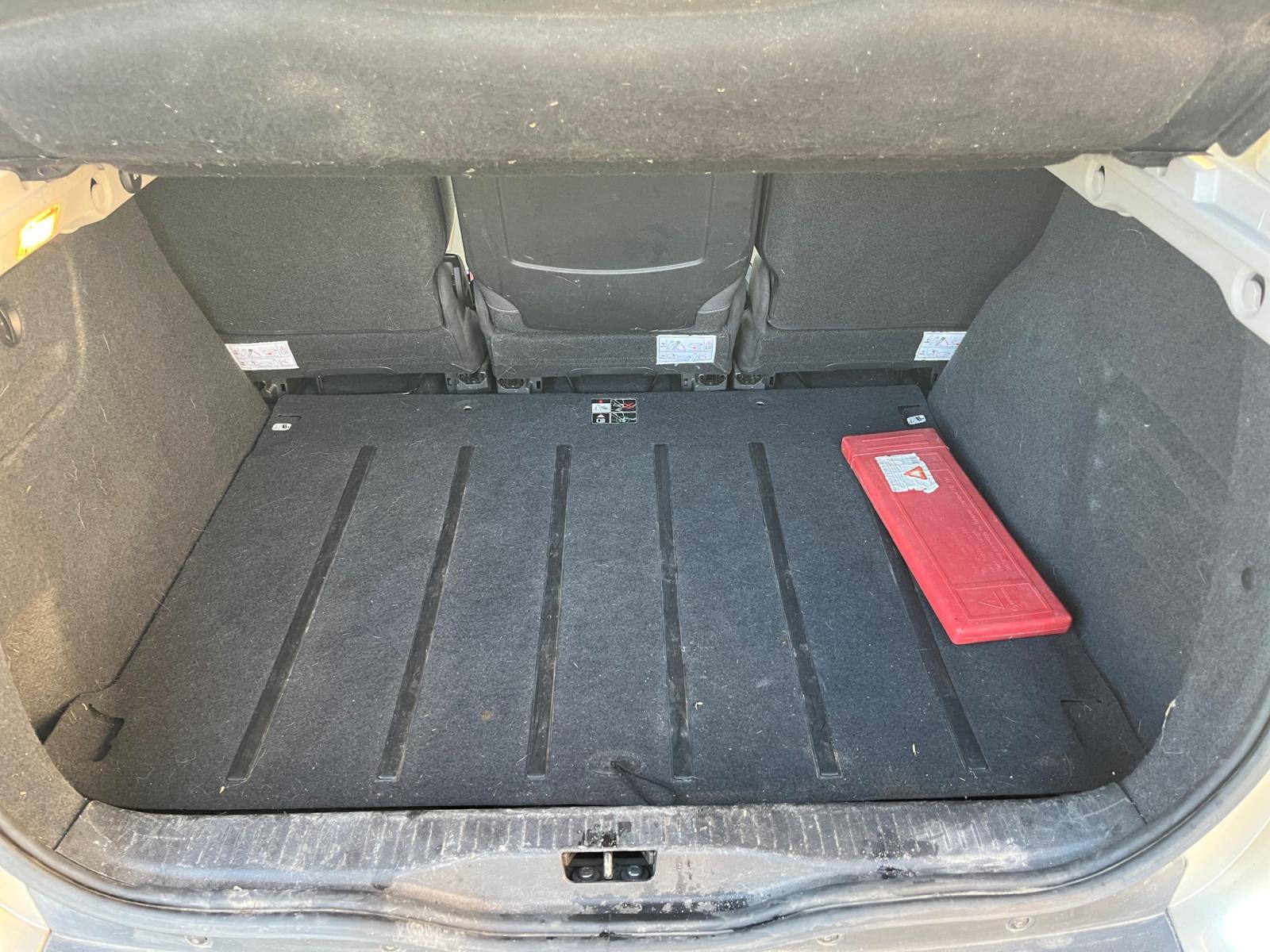 
								Renault Scénic III dCi 130 Expression 5 pl complet									