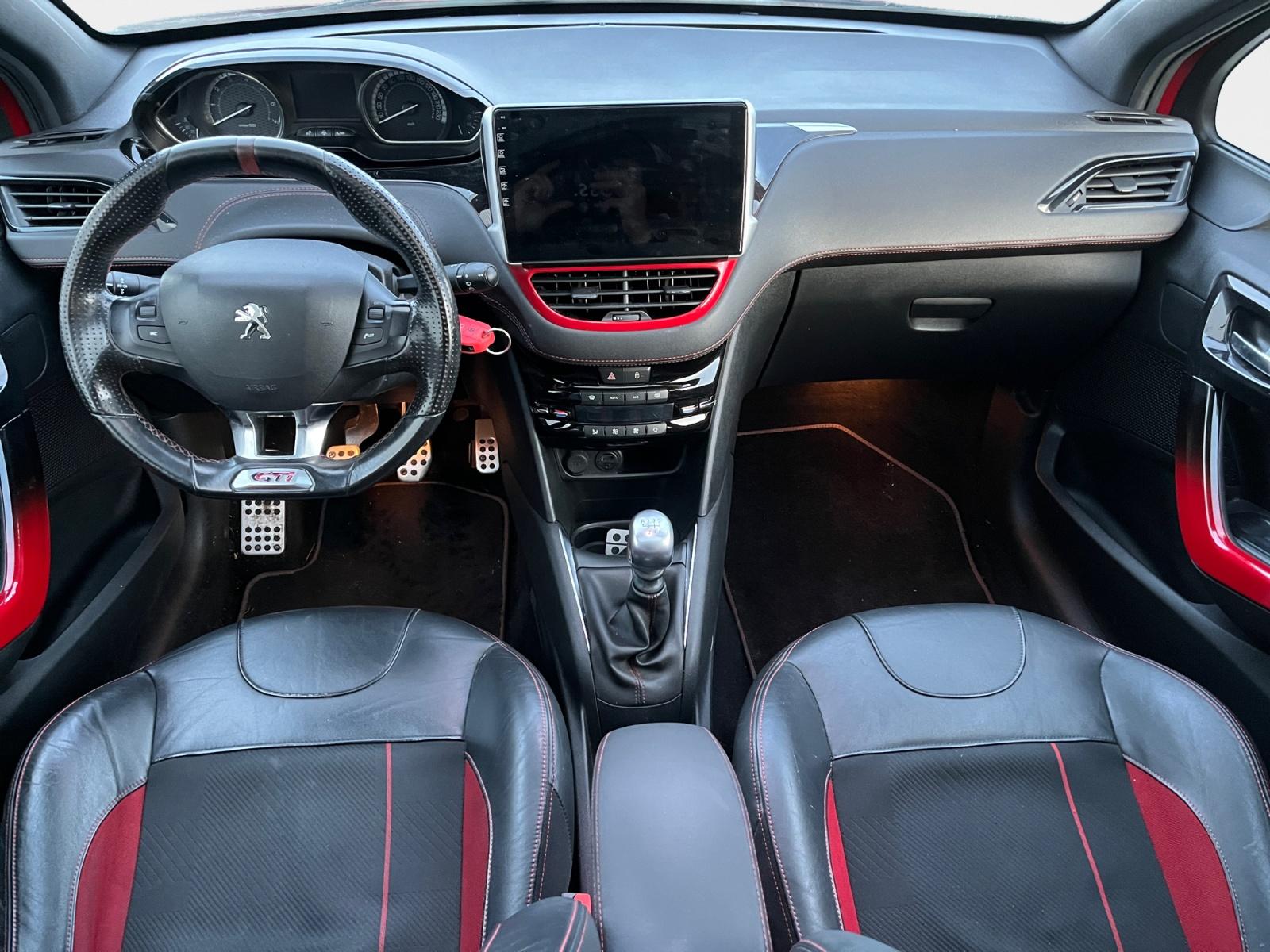 
								PEUGEOT 208 GTI 1.6 THP 200 CV complet									