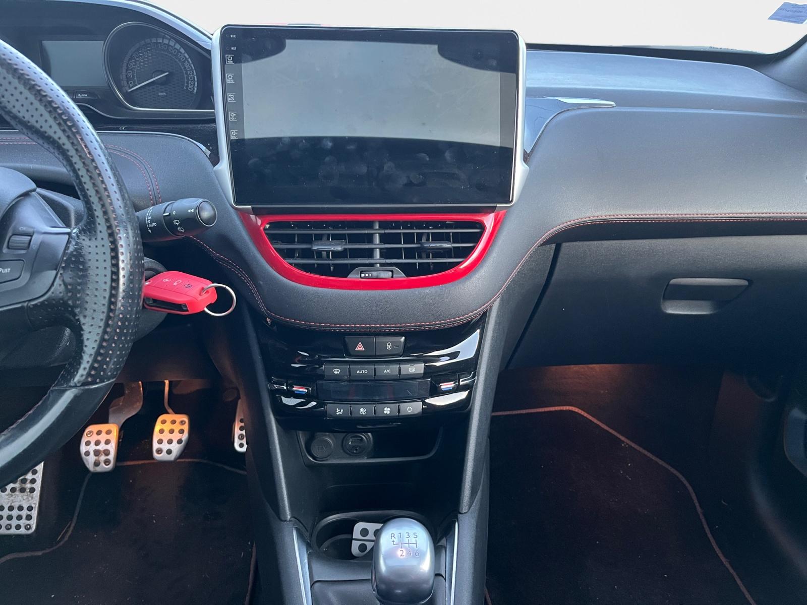 
								PEUGEOT 208 GTI 1.6 THP 200 CV complet									