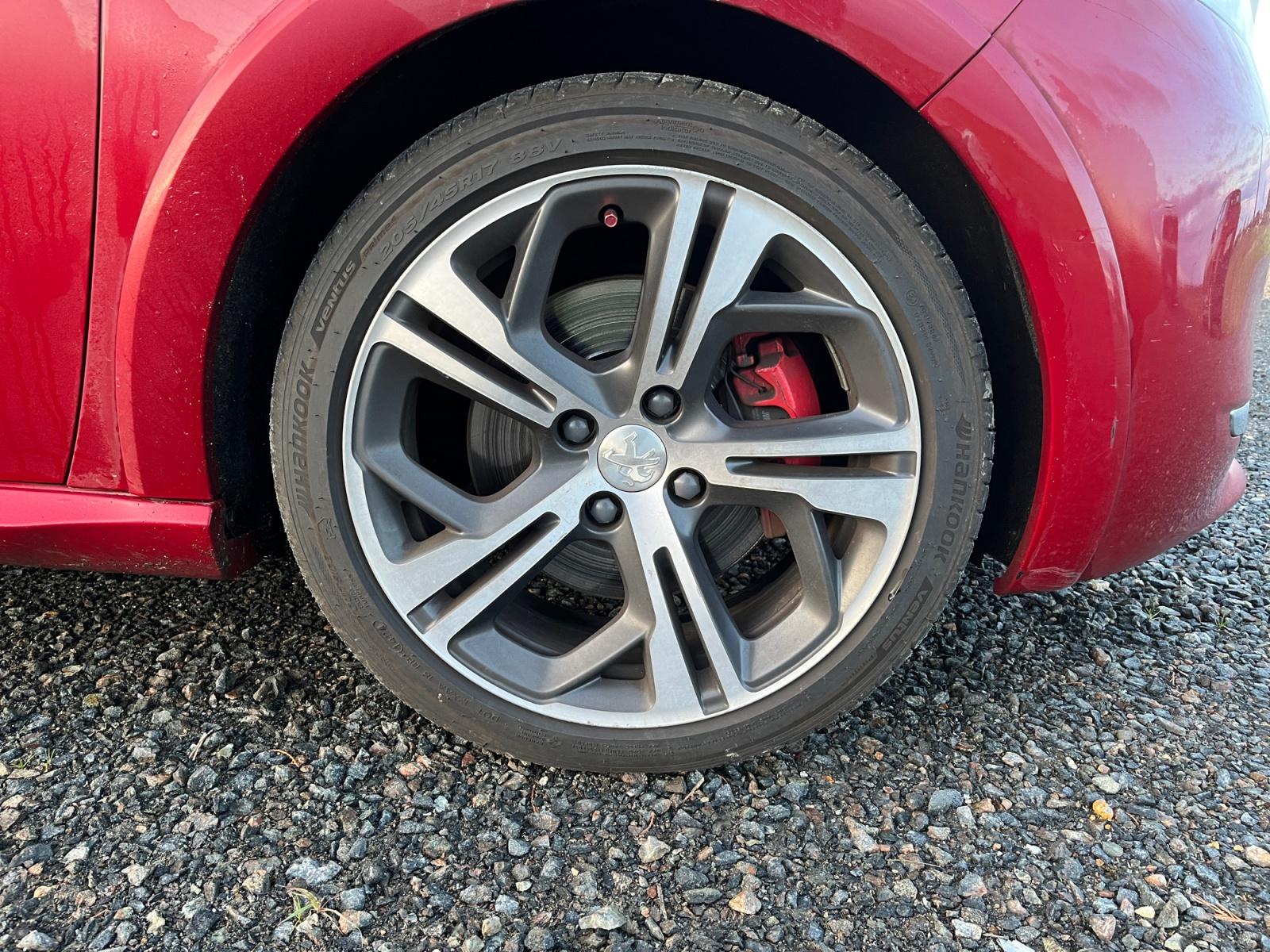 
								PEUGEOT 208 GTI 1.6 THP 200 CV complet									