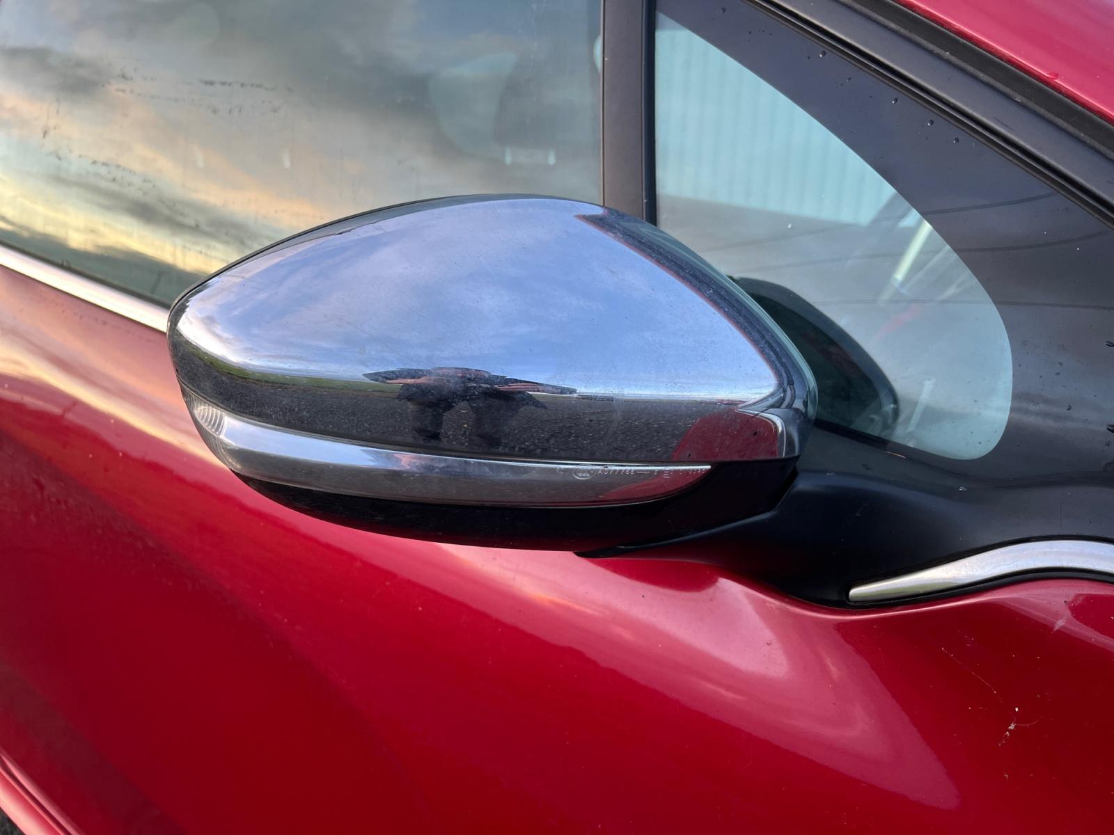 
								PEUGEOT 208 GTI 1.6 THP 200 CV complet									