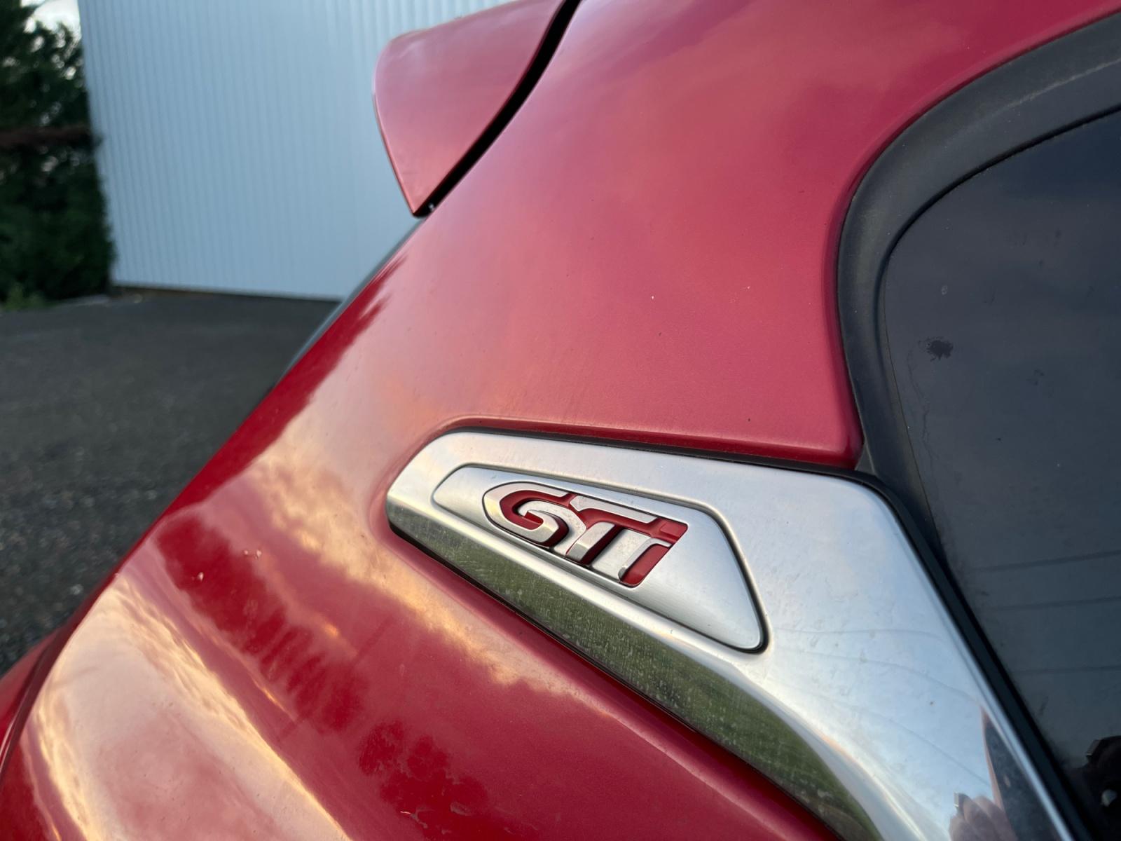 
								PEUGEOT 208 GTI 1.6 THP 200 CV complet									