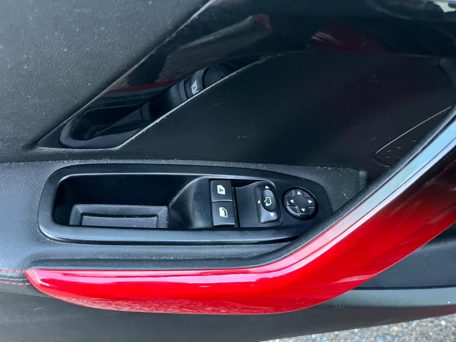 
								PEUGEOT 208 GTI 1.6 THP 200 CV complet									