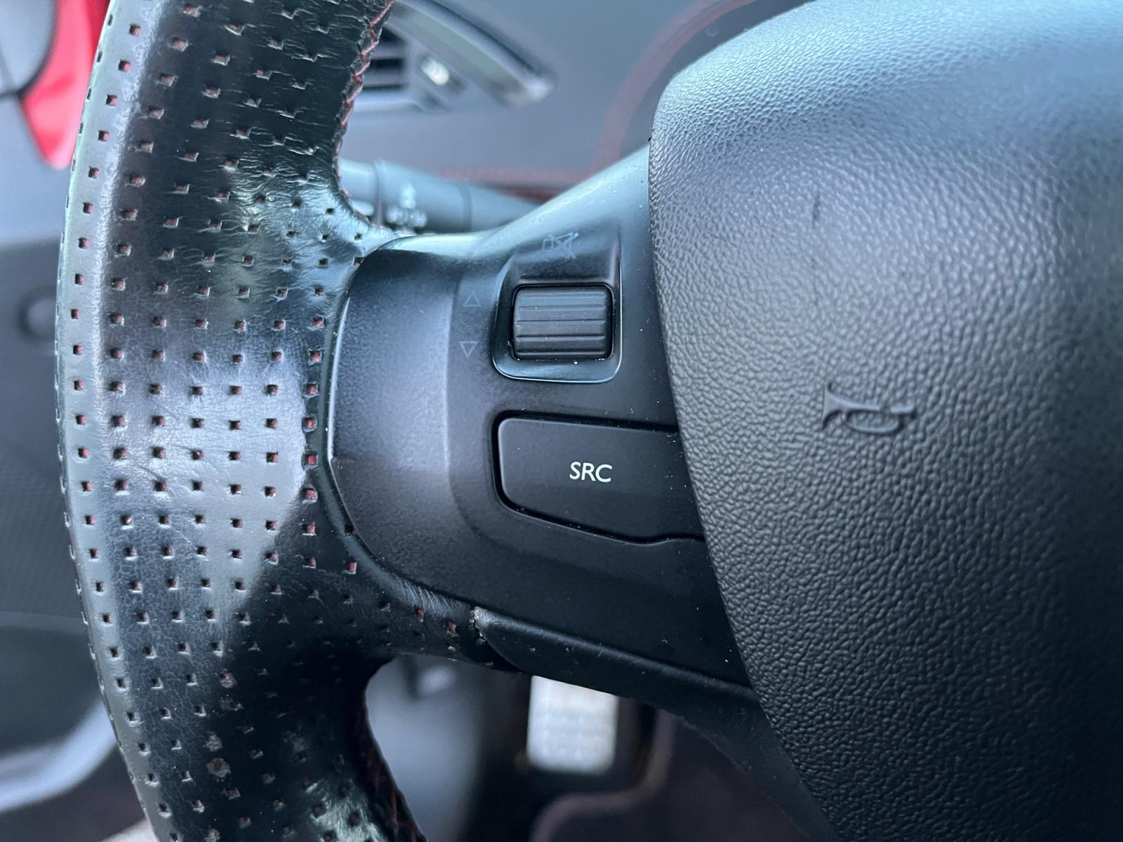 
								PEUGEOT 208 GTI 1.6 THP 200 CV complet									