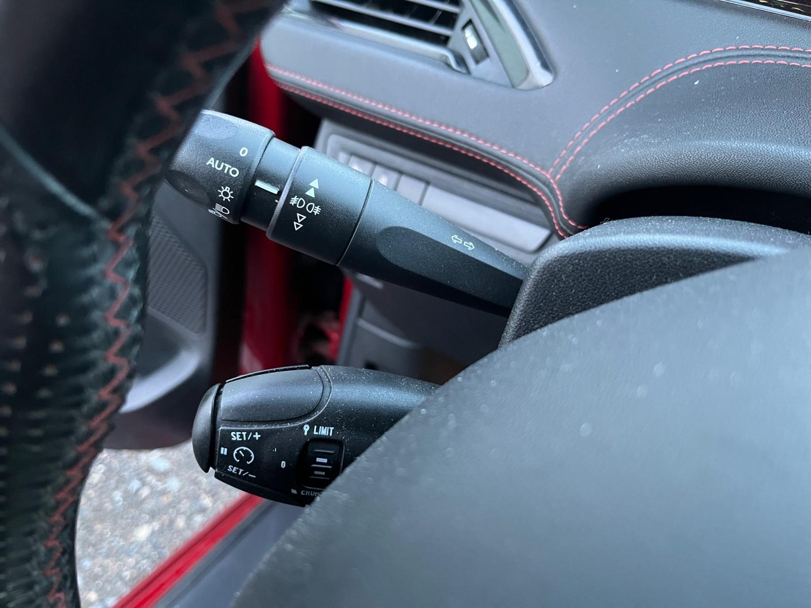 
								PEUGEOT 208 GTI 1.6 THP 200 CV complet									