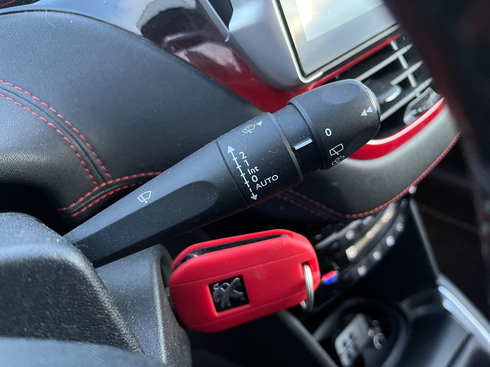 
								PEUGEOT 208 GTI 1.6 THP 200 CV complet									