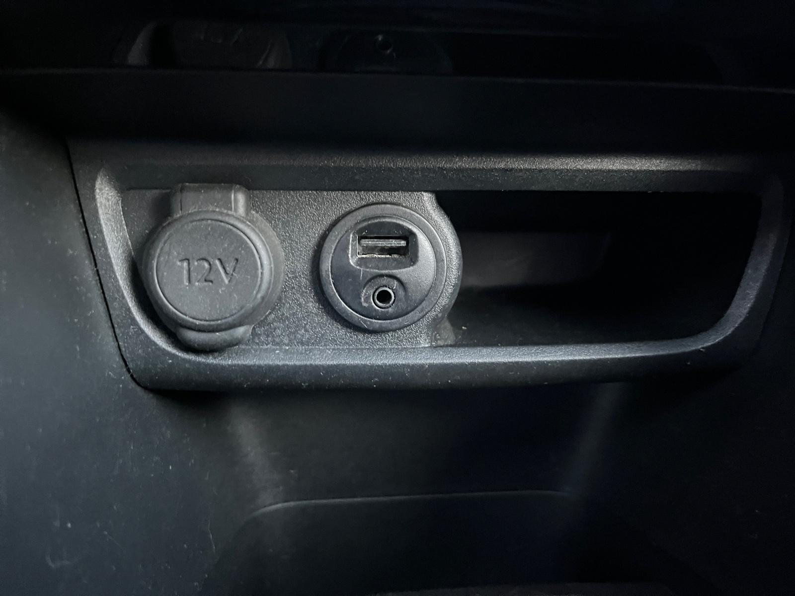 
								PEUGEOT 208 GTI 1.6 THP 200 CV complet									