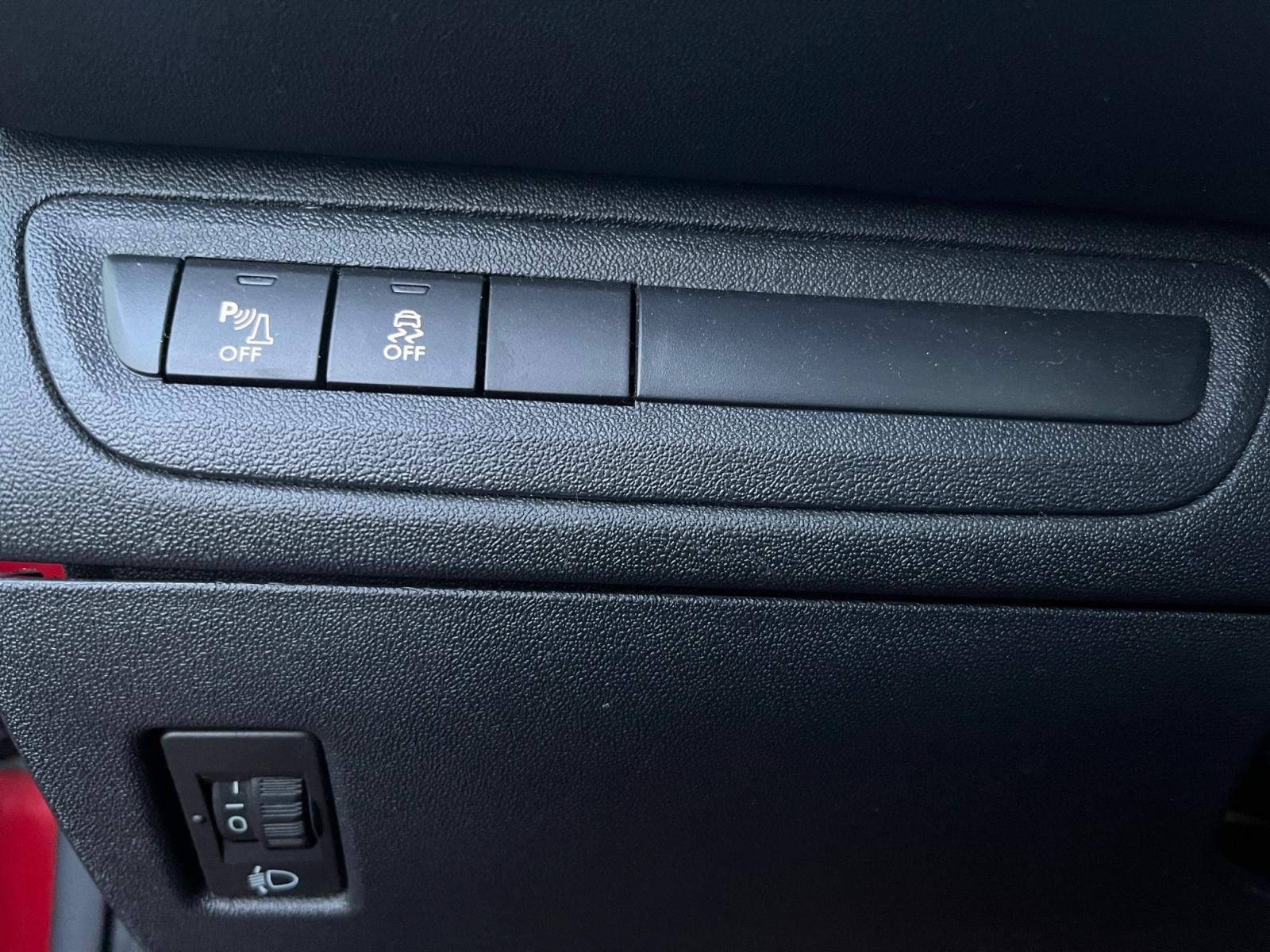 
								PEUGEOT 208 GTI 1.6 THP 200 CV complet									