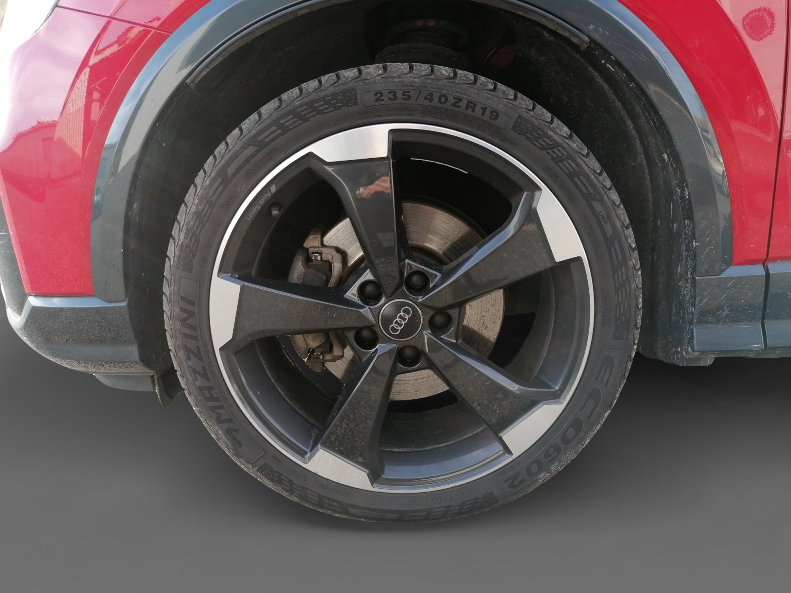 
								AUDI Q2 1.4 TFSI COD 150CH S tronic 7 S Line complet									