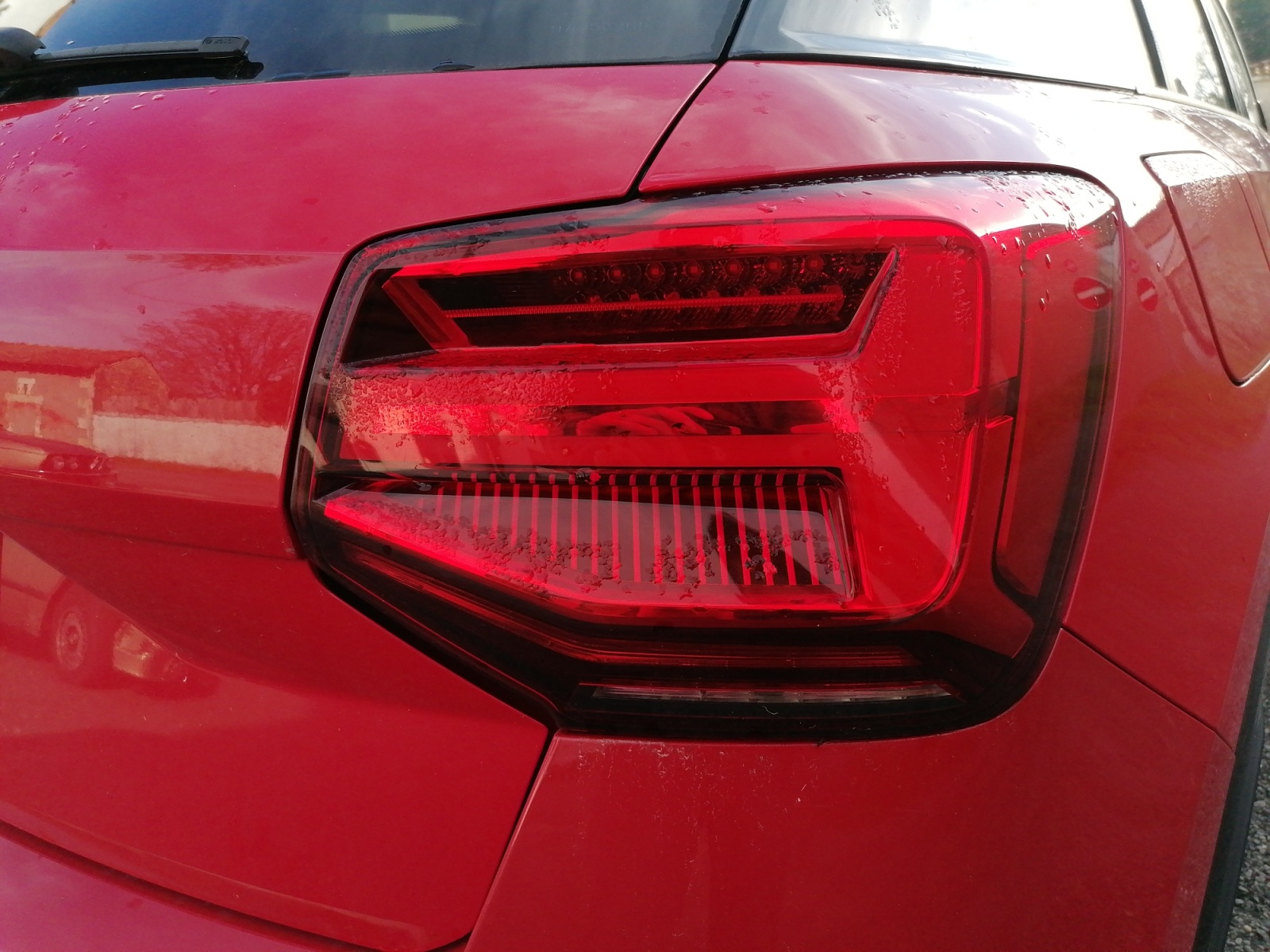 
								AUDI Q2 1.4 TFSI COD 150CH S tronic 7 S Line complet									